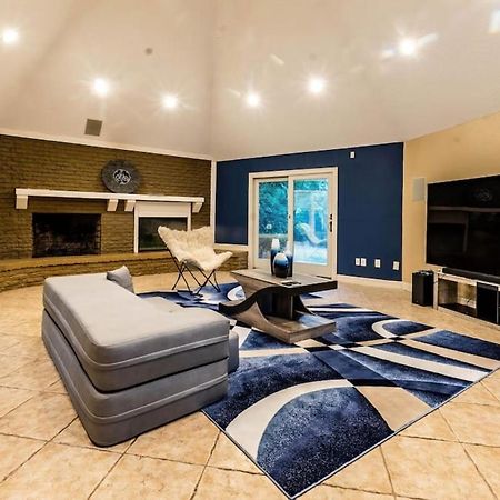 Huge 6 Bedroom With Pool, Spa, 85 Inch Tv, Game Room ฮูสตัน ภายนอก รูปภาพ