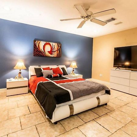Huge 6 Bedroom With Pool, Spa, 85 Inch Tv, Game Room ฮูสตัน ภายนอก รูปภาพ