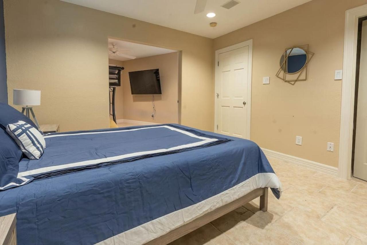 Huge 6 Bedroom With Pool, Spa, 85 Inch Tv, Game Room ฮูสตัน ภายนอก รูปภาพ
