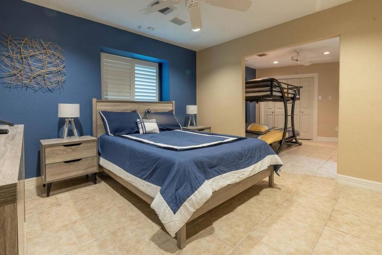 Huge 6 Bedroom With Pool, Spa, 85 Inch Tv, Game Room ฮูสตัน ภายนอก รูปภาพ