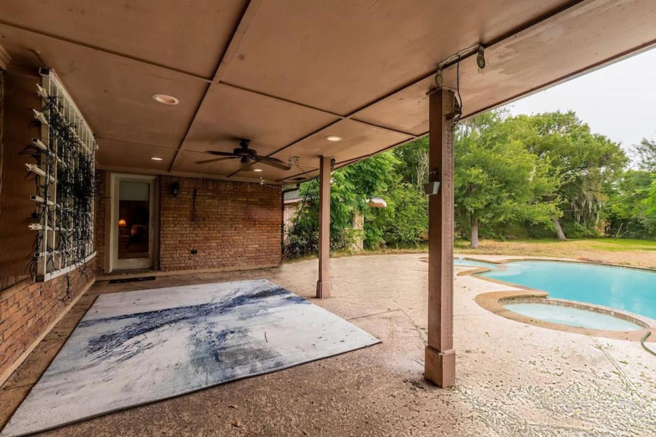 Huge 6 Bedroom With Pool, Spa, 85 Inch Tv, Game Room ฮูสตัน ภายนอก รูปภาพ