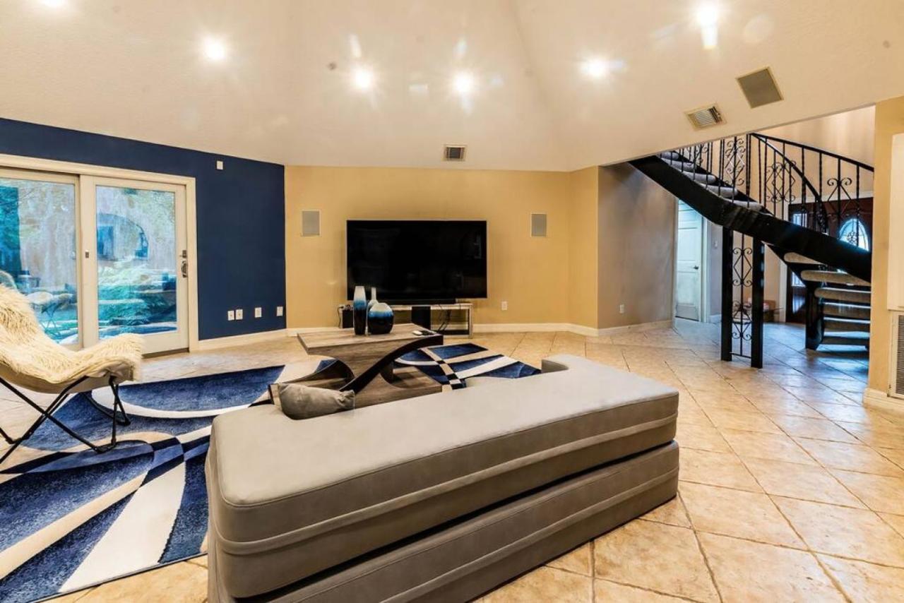 Huge 6 Bedroom With Pool, Spa, 85 Inch Tv, Game Room ฮูสตัน ภายนอก รูปภาพ